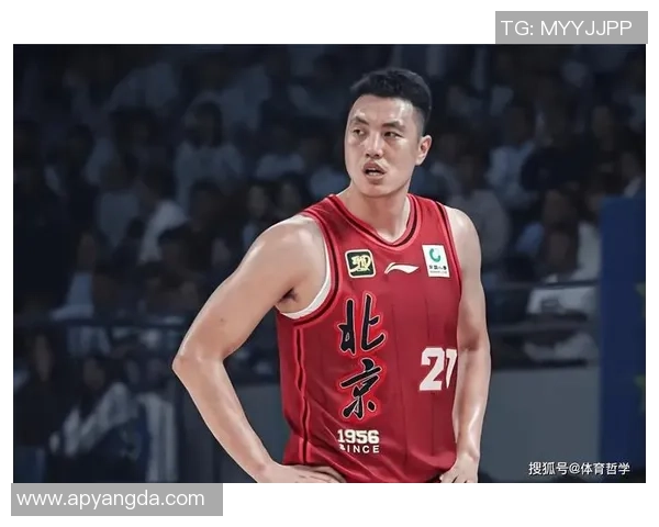 孙亚辉分享北京男篮开工合影翟晓川为球队送红包庆祝新赛季
